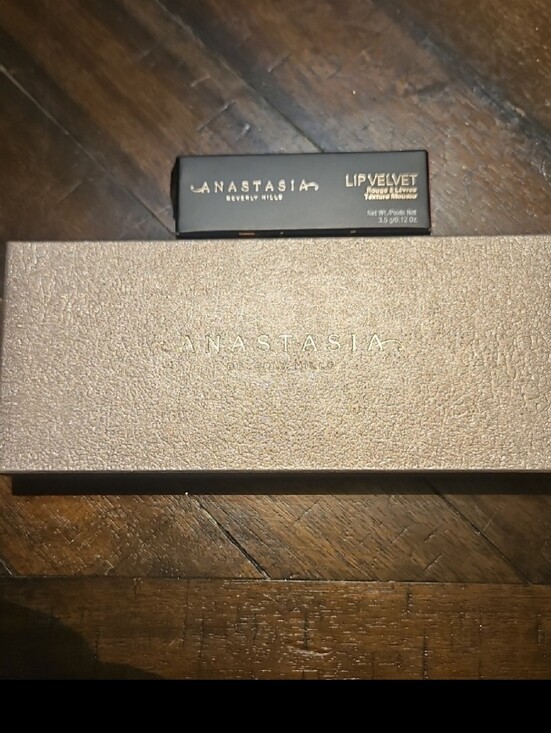 Anastasia Other - BUNDLE ABH Rose Metals Eyeshadow Palette & Lip Velvet Liquid Lipstick